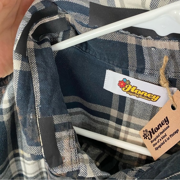 Fleetwood Mac Band Flannel Shirt Mens XL Unisex Upcycled Handmade Black Plaid - Picture 13 of 13